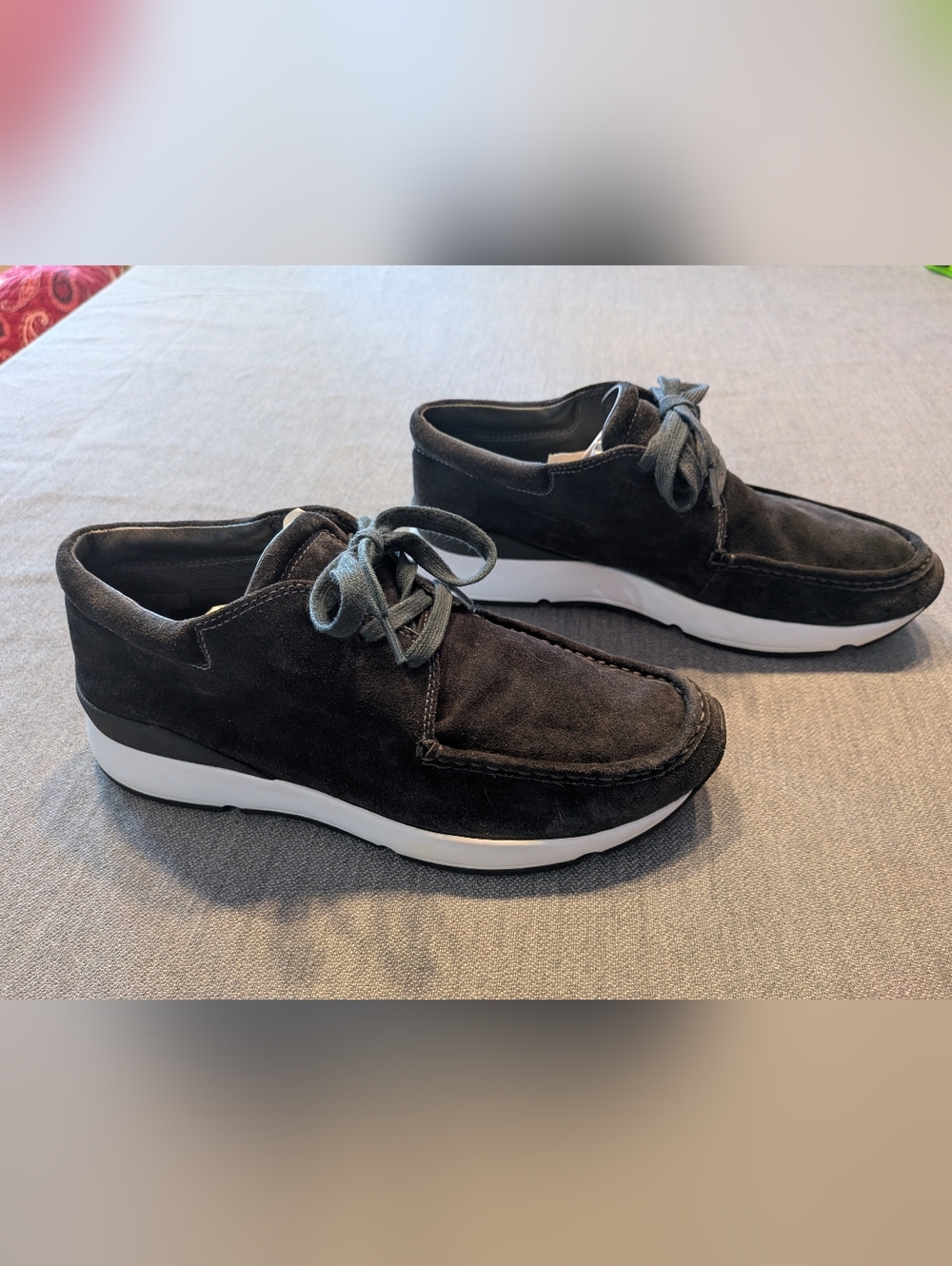 Vince Womens Size 39/9 Black Suede Leather interior soft Laceup Sneakers